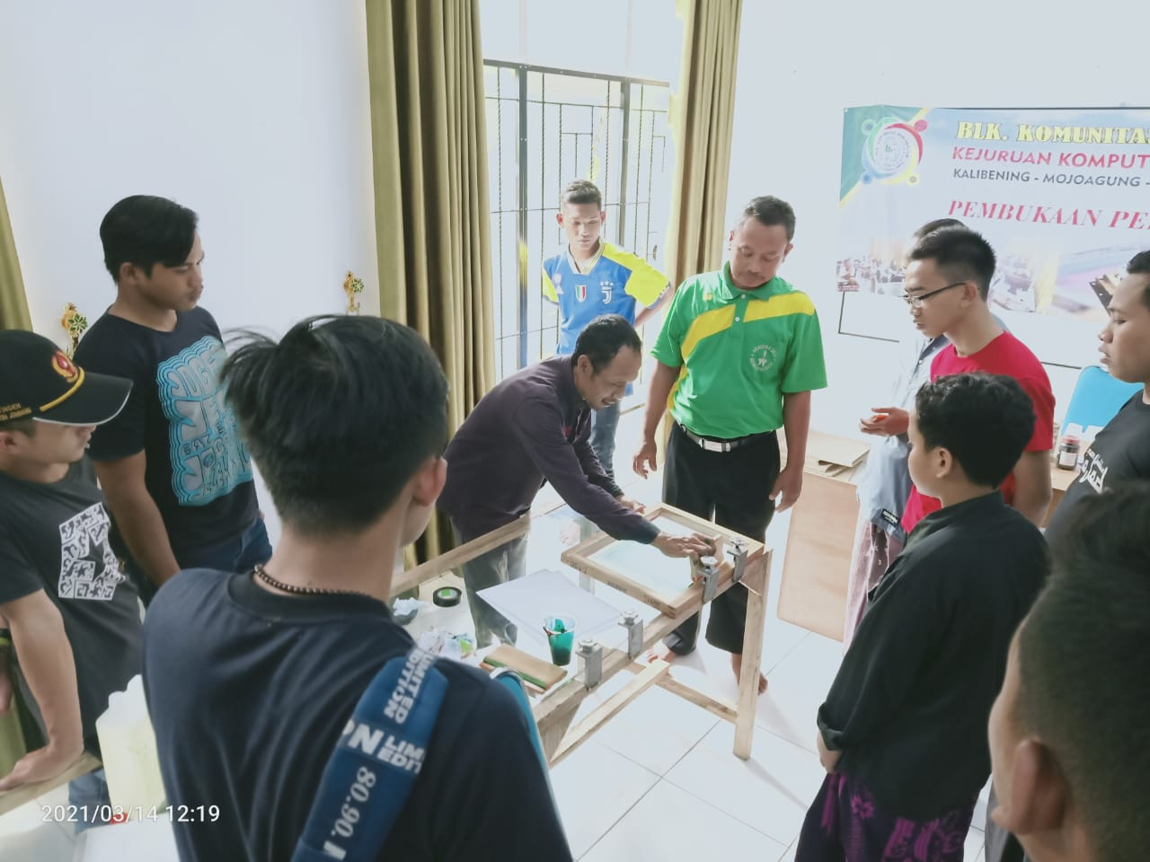 Pelatihan Sablon Manual BLKK Babussalam Jombang